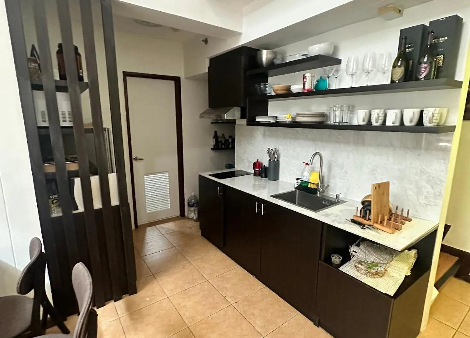 The Pearl - Bgc Mckinley Park 2Br Apartment Manila